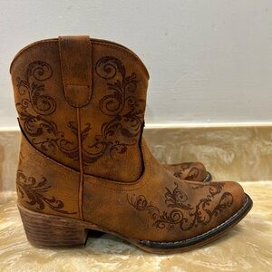 Roper Tan Leather Western Boots
